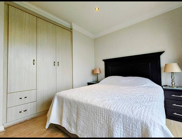 3 BEDROOM APARTMENT BLOCK FOR SALE IN FERREIRA TOWN